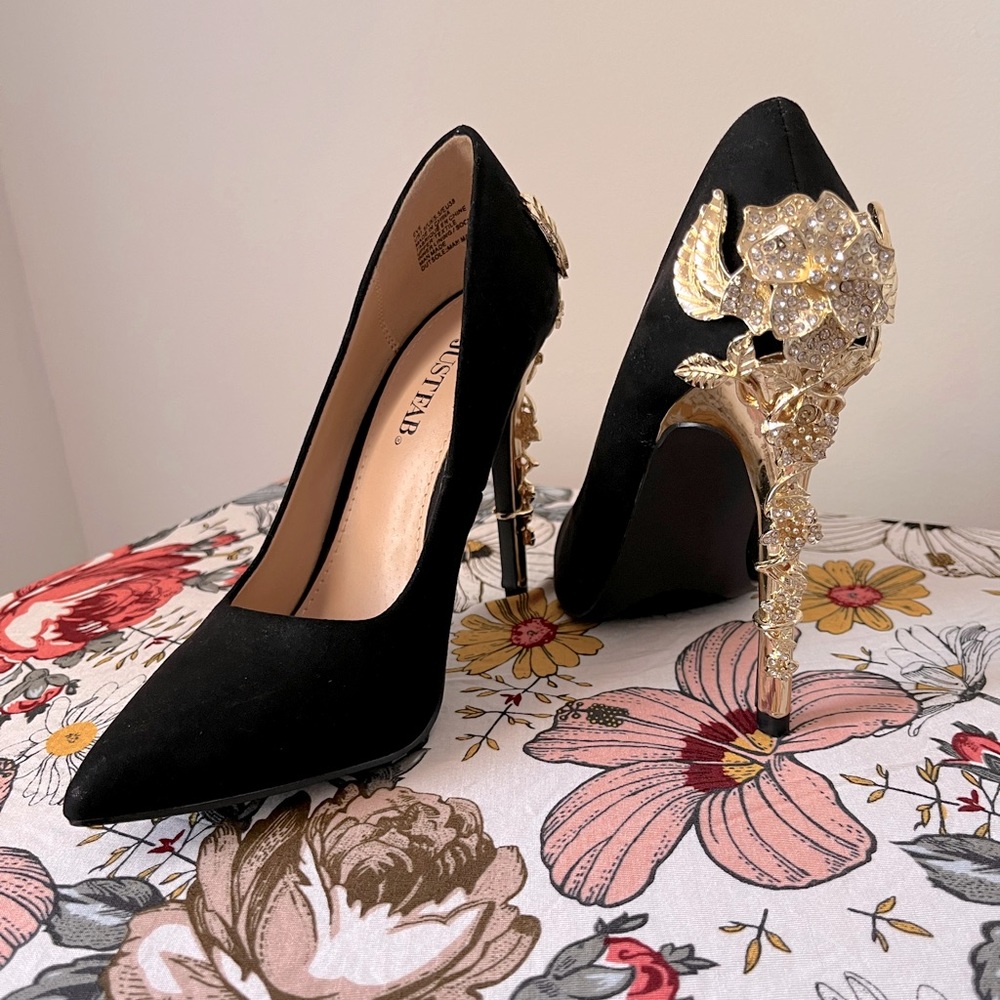 JustFab EVE heels black with gold metallic floral embellishment.